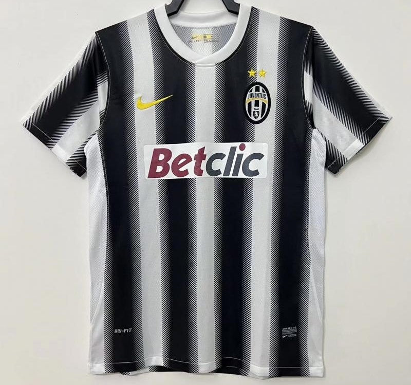 Retro Juventus 2011/12 Home Jersey