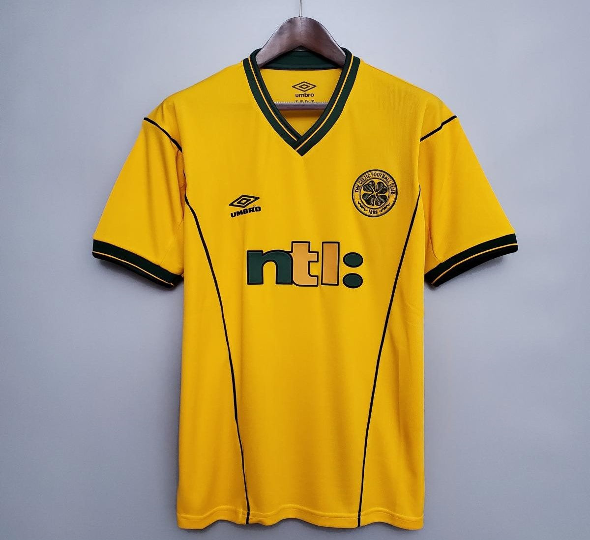 Retro Celtic 2001/02 Away Jersey