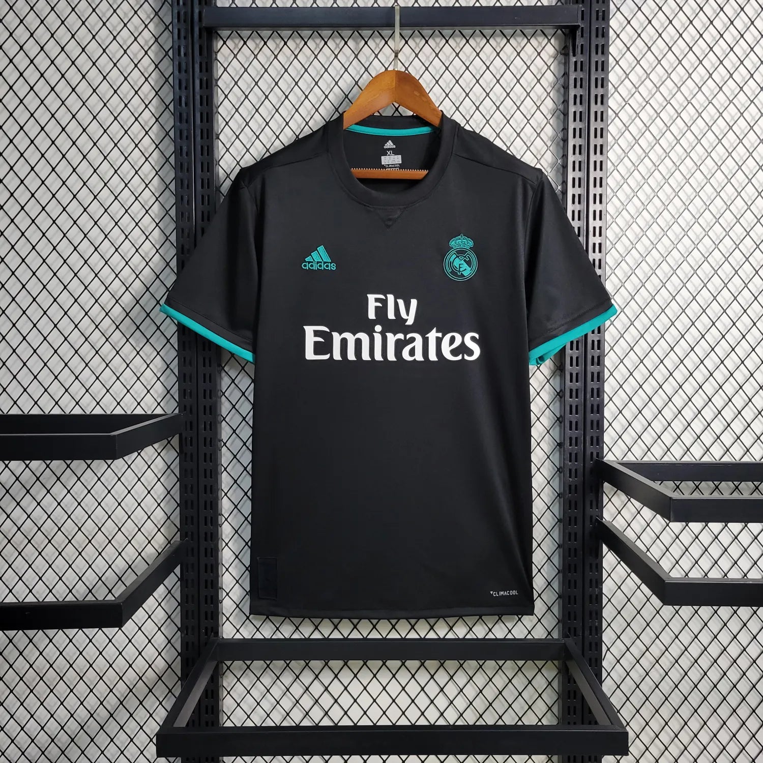 Retro Real Madrid 2017/18 Away Jersey