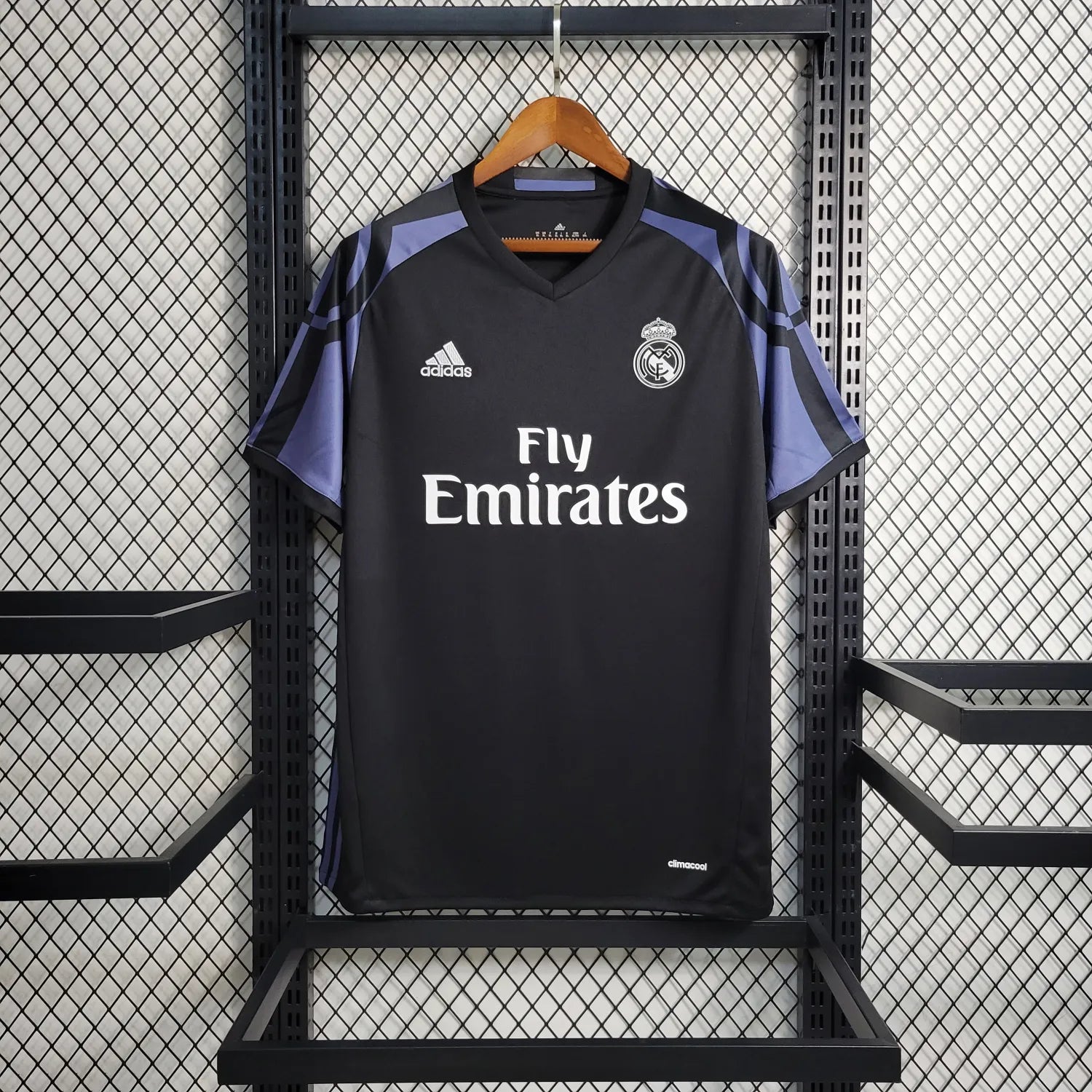 Retro Real Madrid 2016/17 Third Jersey