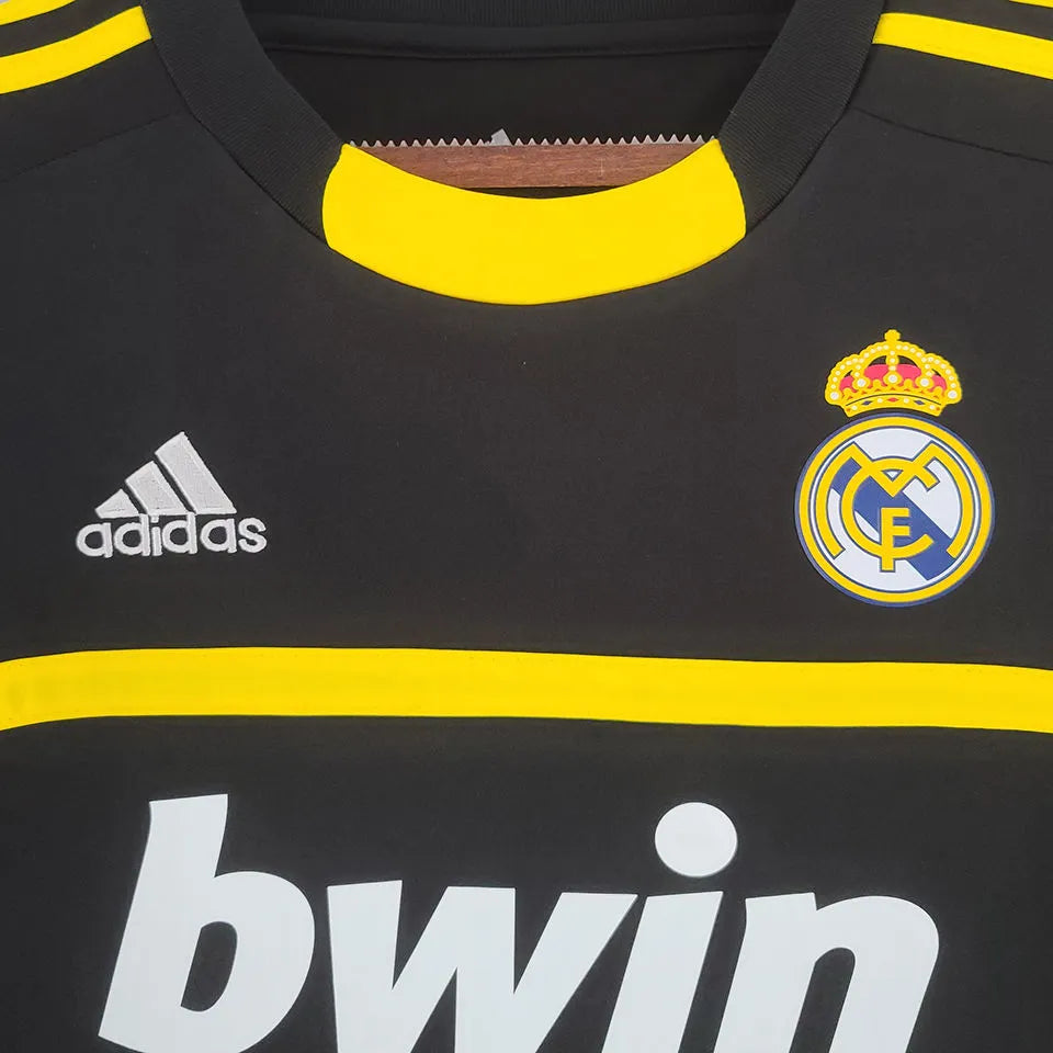 Retro Real Madrid 2011/12 Goalkeeper Jersey