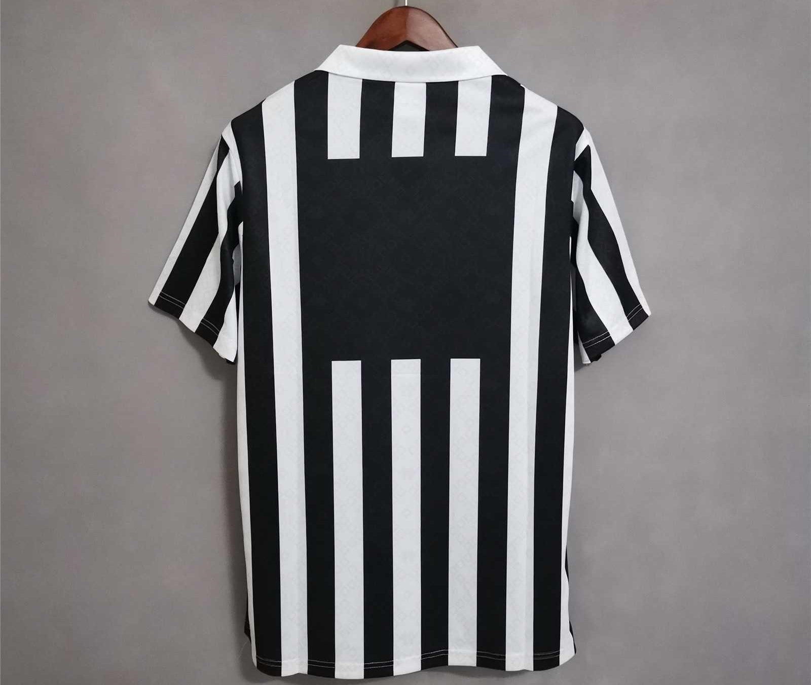 Retro Juventus 1992/94 Home Jersey