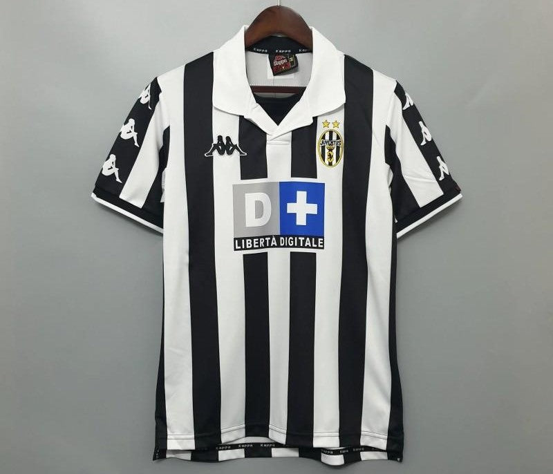 Retro Juventus 1999/00 Home Jersey