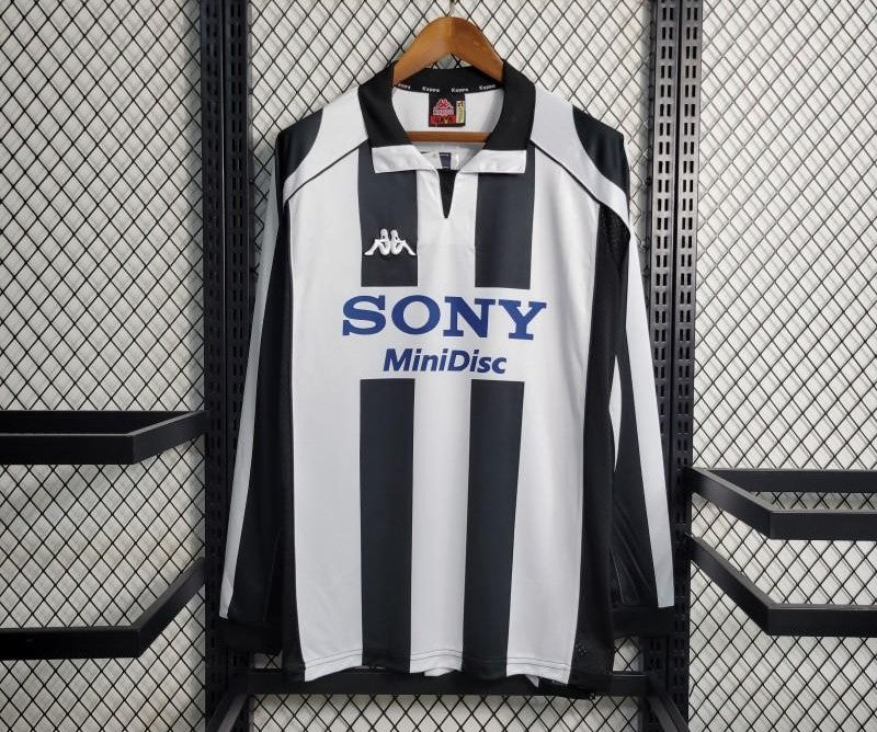 Retro Juventus 1997/98 Long Sleeve Home Jersey